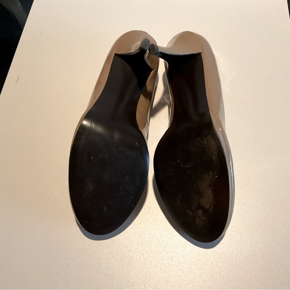 🇺🇸 TAHARI Tan Pumps / Heels, Size 9 - Picture 7 of 8